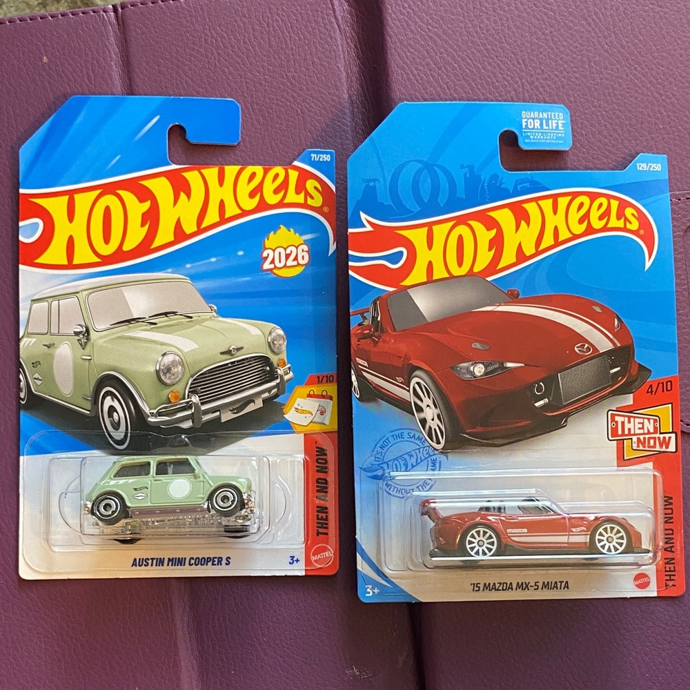 Austin Mini Cooper S & Mazda MX-5 Miata Toy hot wheels Cars